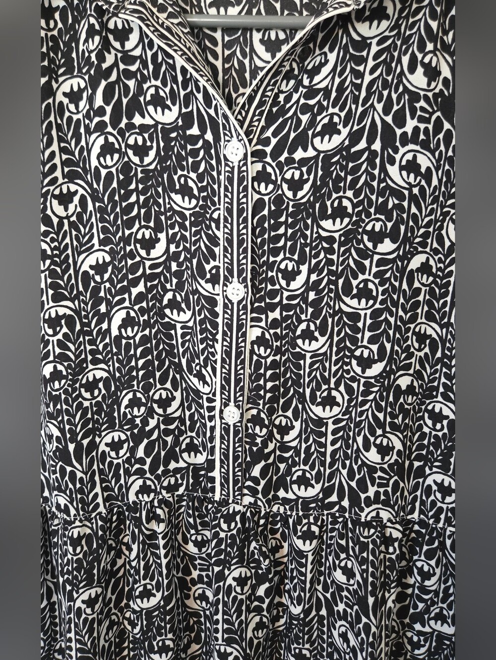 Max Studio | Black And White Printed Tiered Maxi Dress Size Medium - Picture 6 of 9